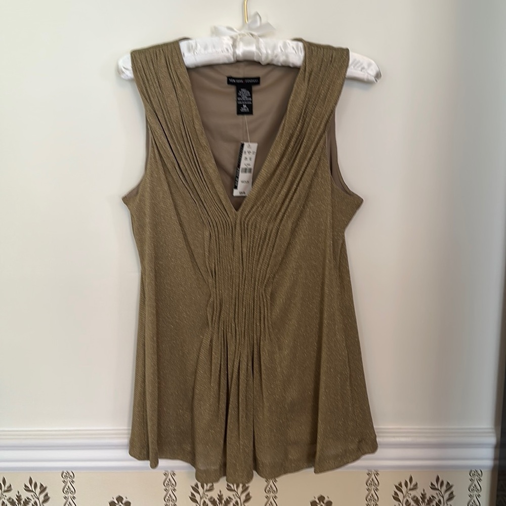 NWT New York & Company Top Blouse M Gold Sleeveless V-Neck Metallic Dressy Party